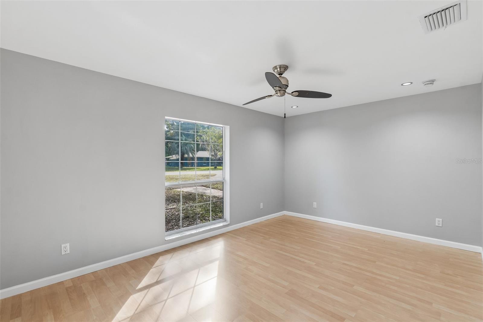 GOLDEN ACRES - Residential