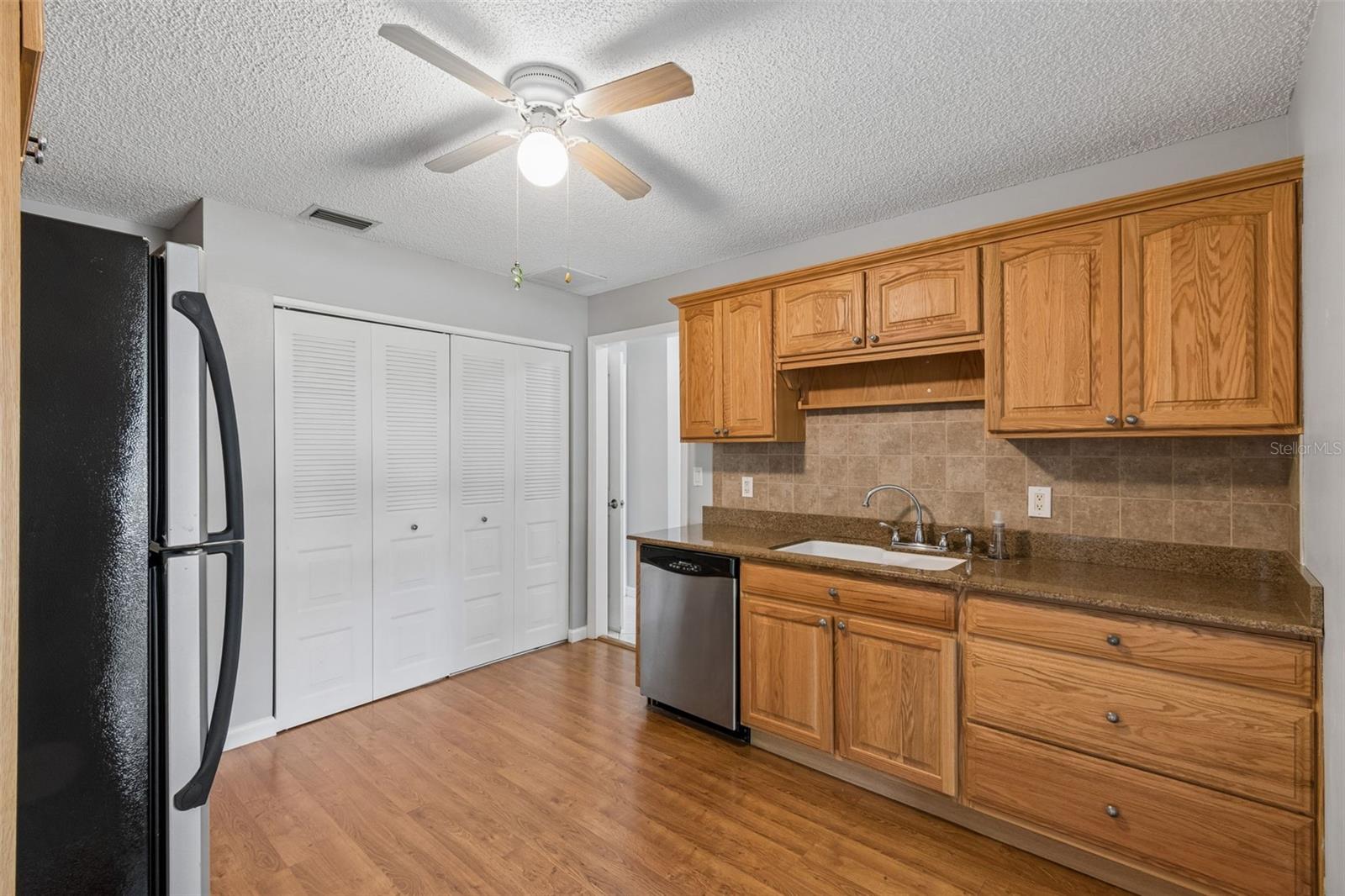 GOLDEN ACRES - Residential