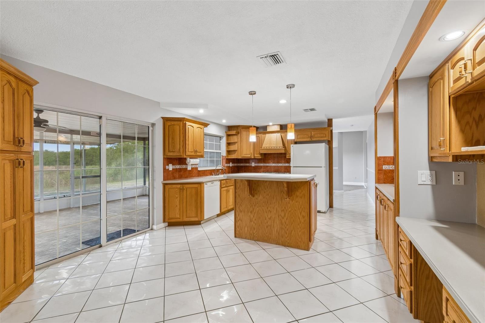 GOLDEN ACRES - Residential