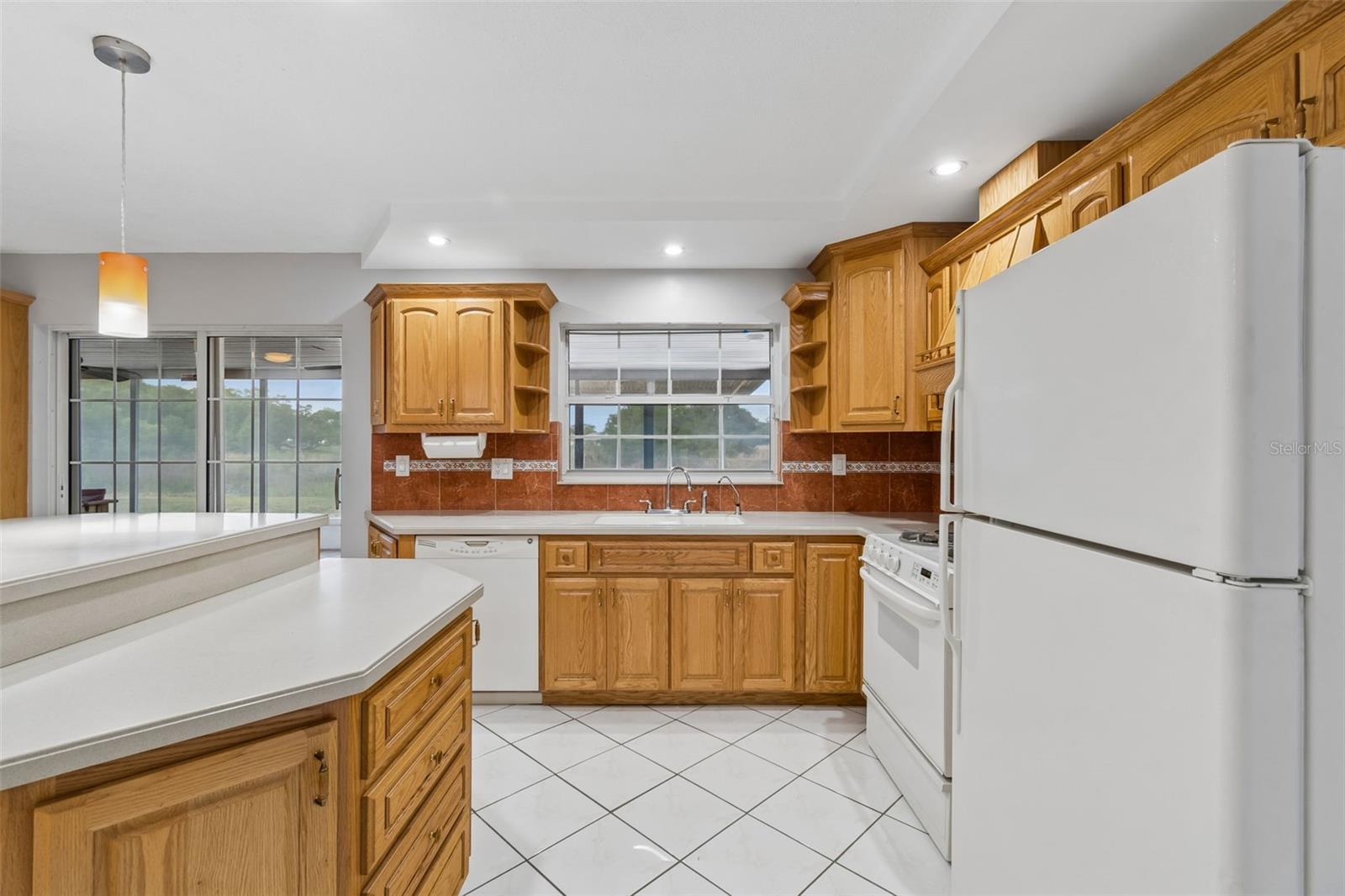 GOLDEN ACRES - Residential