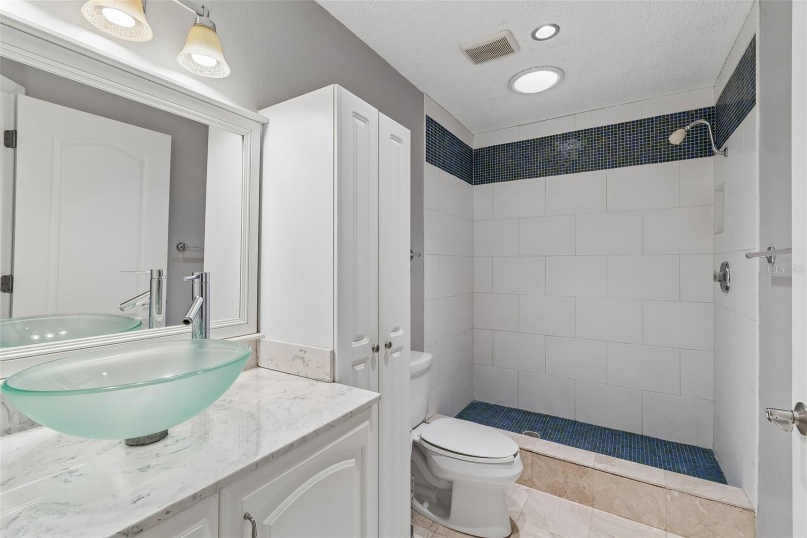 GOLDEN ACRES - Residential