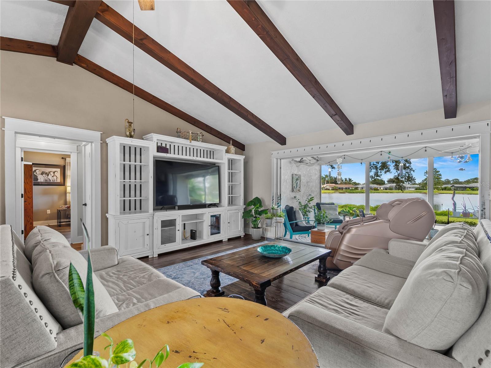 MEADOW RUN AT JACARANDA - Residential