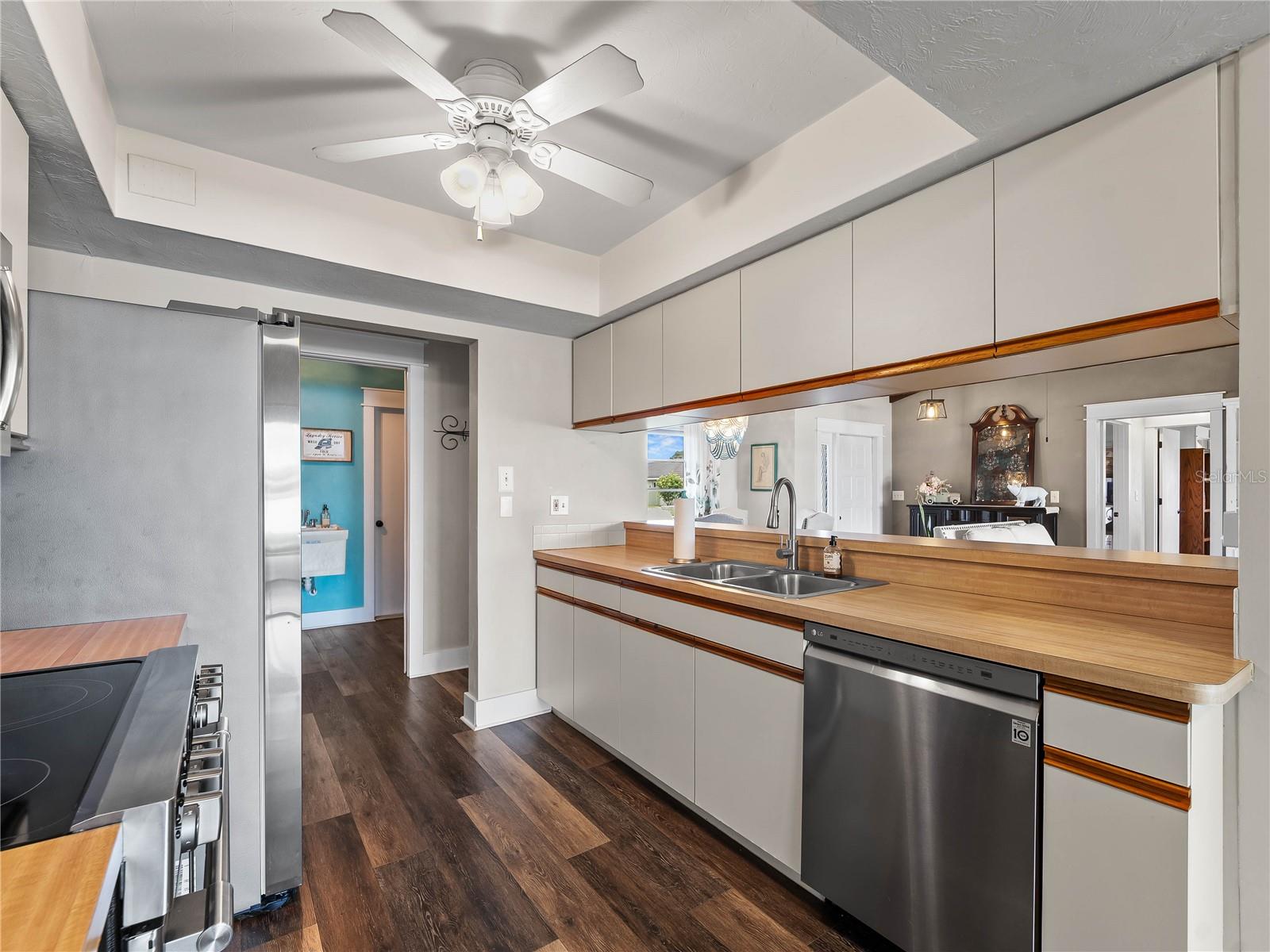 MEADOW RUN AT JACARANDA - Residential