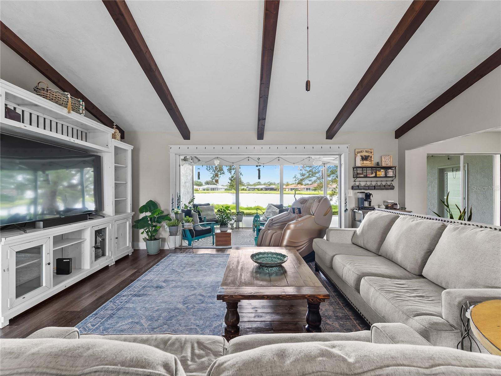 MEADOW RUN AT JACARANDA - Residential