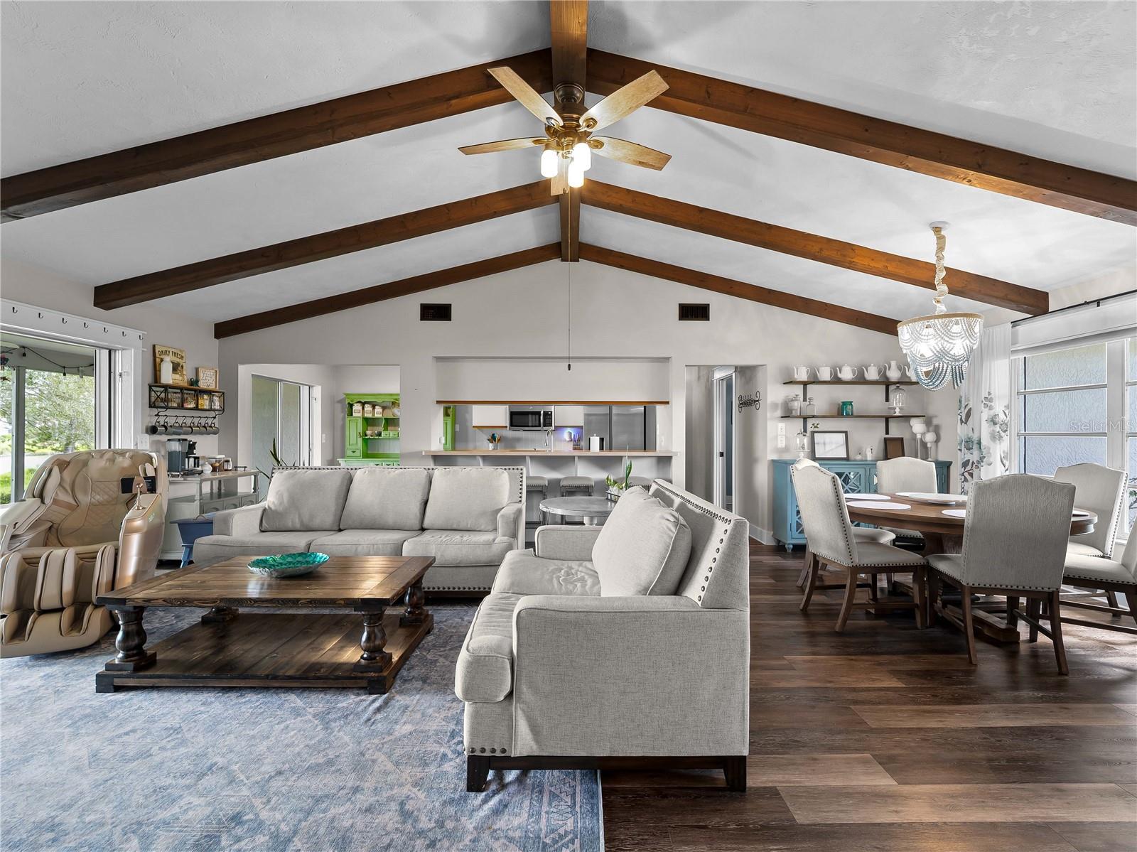 MEADOW RUN AT JACARANDA - Residential