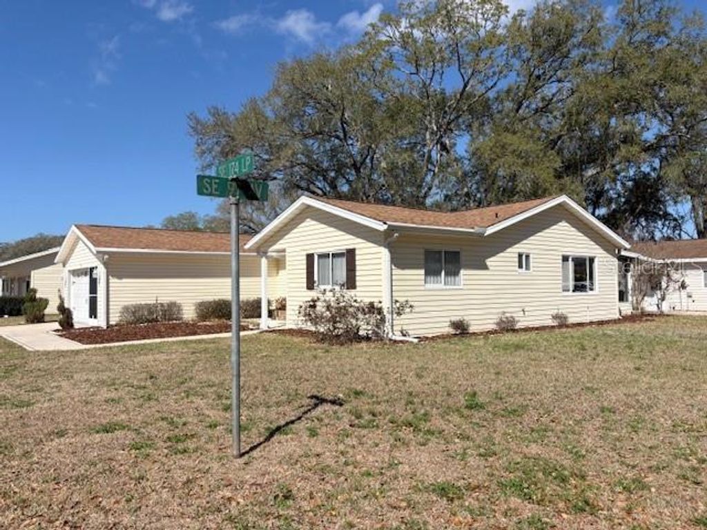 Photo of 9673 SE 174th Loop, Summerfield, FL 34491 (MLS # OM719860)