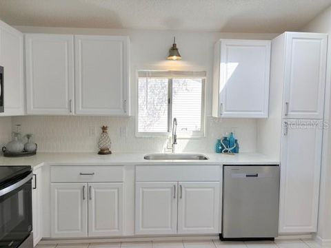 Tiny photo for 9673 SE 174th Loop, Summerfield, FL 34491 (MLS # OM719860)