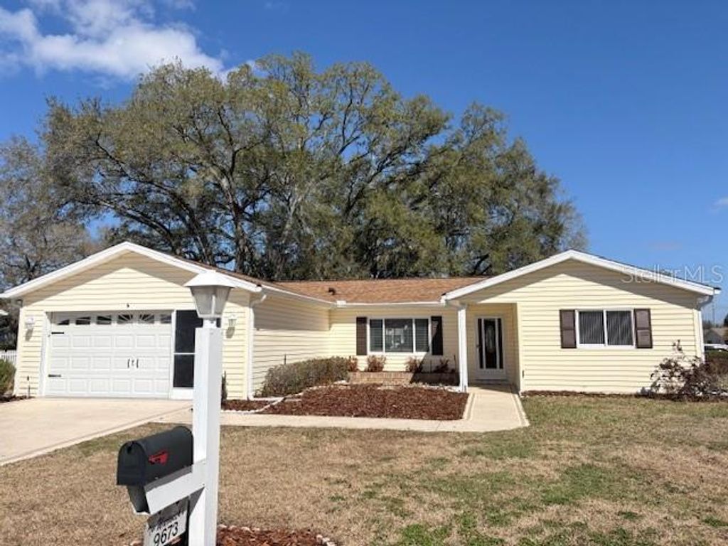 Photo of 9673 SE 174th Loop, Summerfield, FL 34491 (MLS # OM719860)