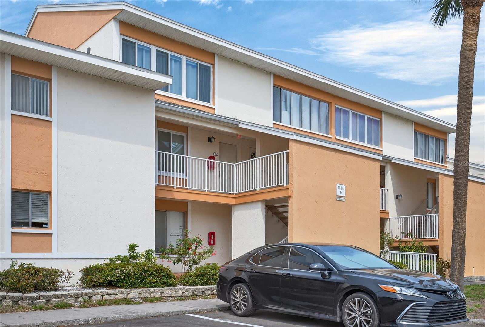 PINE RUSH VILLAS CONDO - Residential