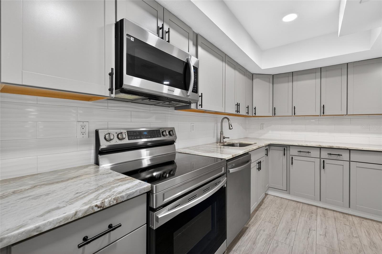 PINE RUSH VILLAS CONDO - Residential