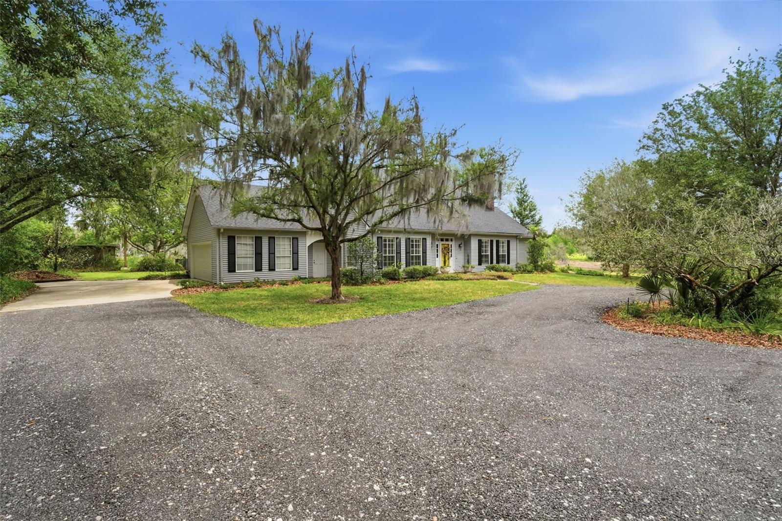 1245 WESTOAK DRIVE