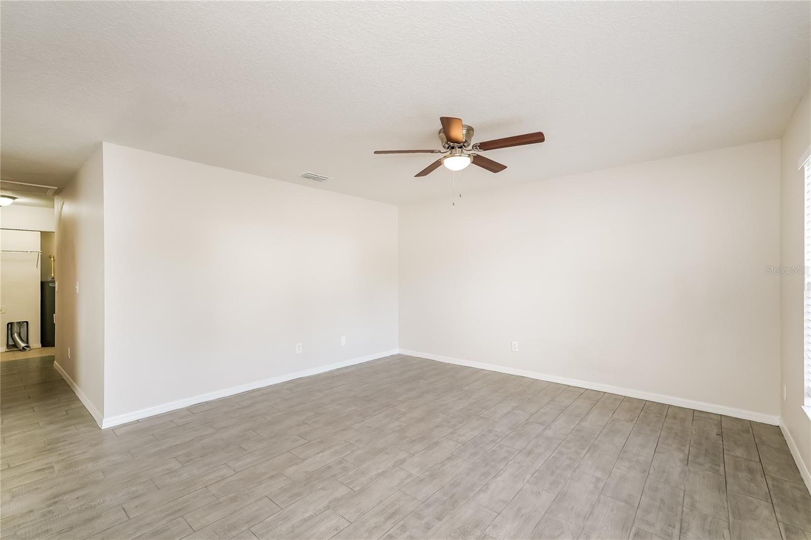 HIDDEN LAKE PRESERVE - Residential Lease