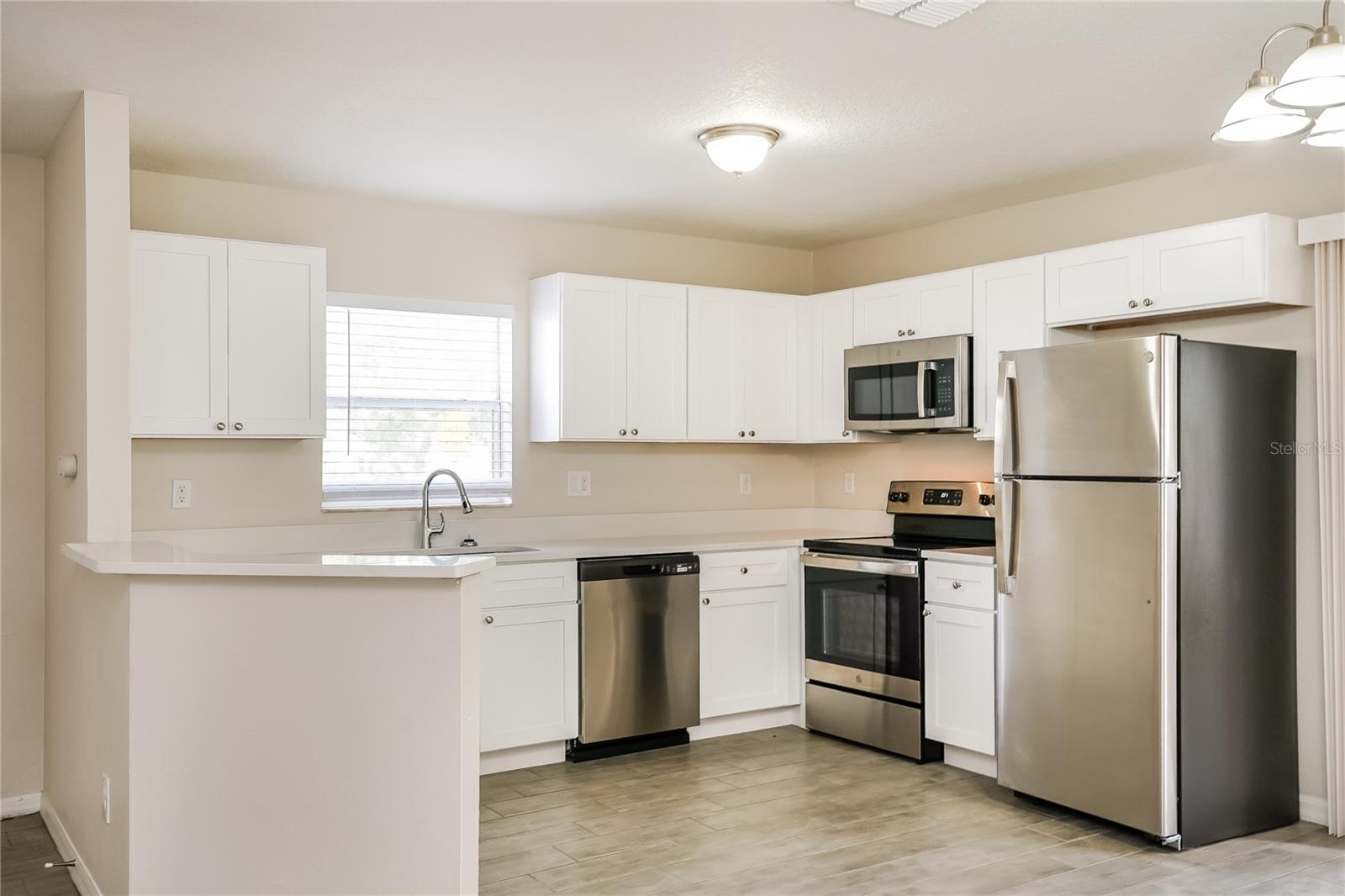 HIDDEN LAKE PRESERVE - Residential Lease