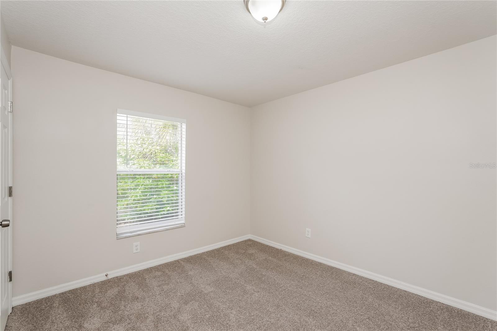 HIDDEN LAKE PRESERVE - Residential Lease