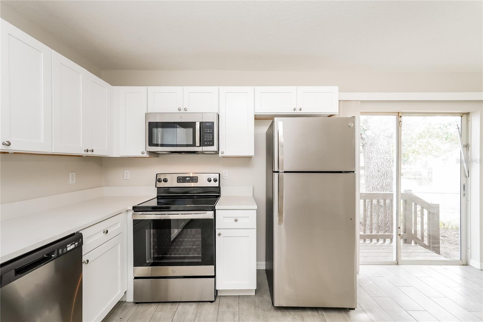 HIDDEN LAKE PRESERVE - Residential Lease