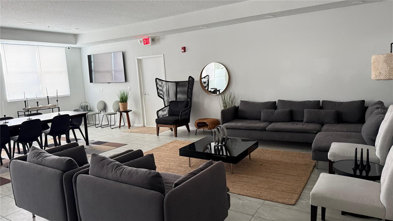 SANDLAKE PALAZZO - Residential Lease