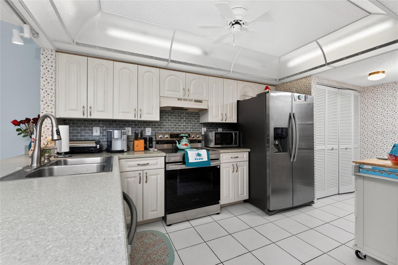 ROLLS LANDING BLDG 10 - Residential
