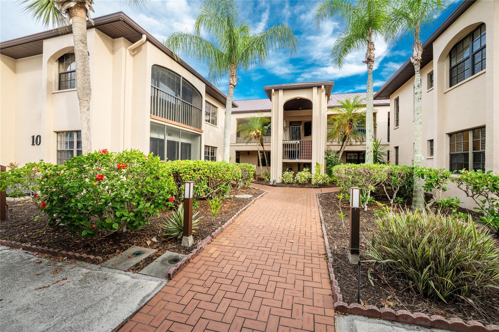 ROLLS LANDING BLDG 10 - Residential