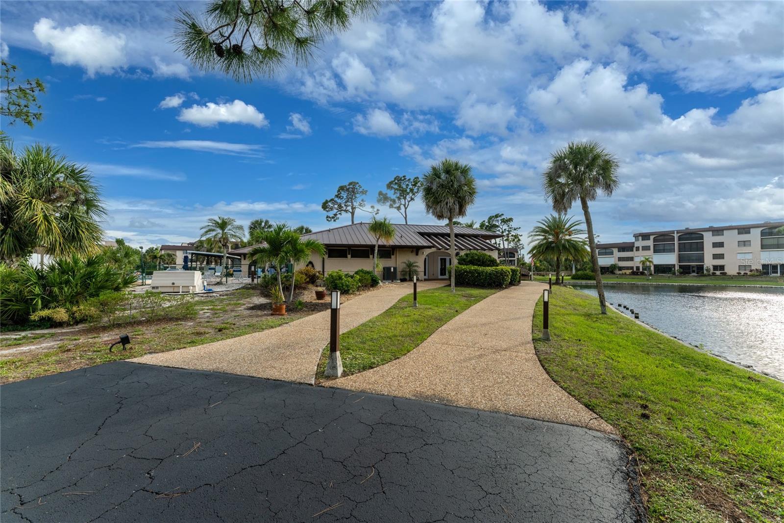 ROLLS LANDING BLDG 10 - Residential