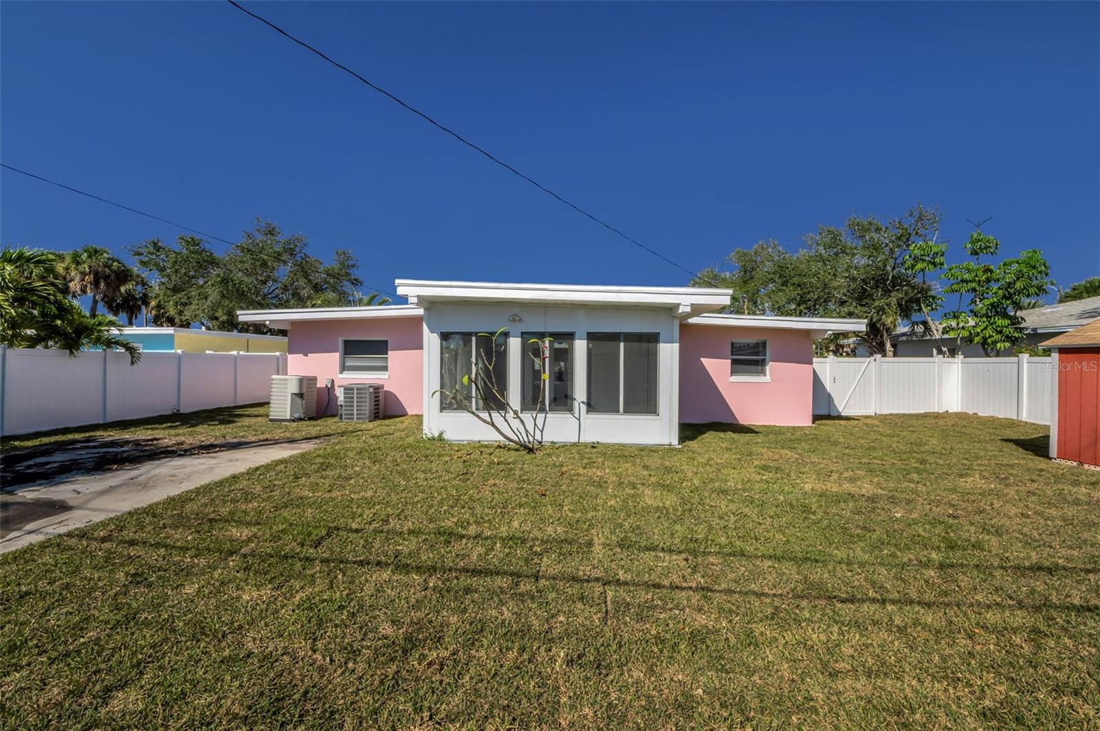 ST PETERSBURG BEACH NORTH UNIT 7 - Residential