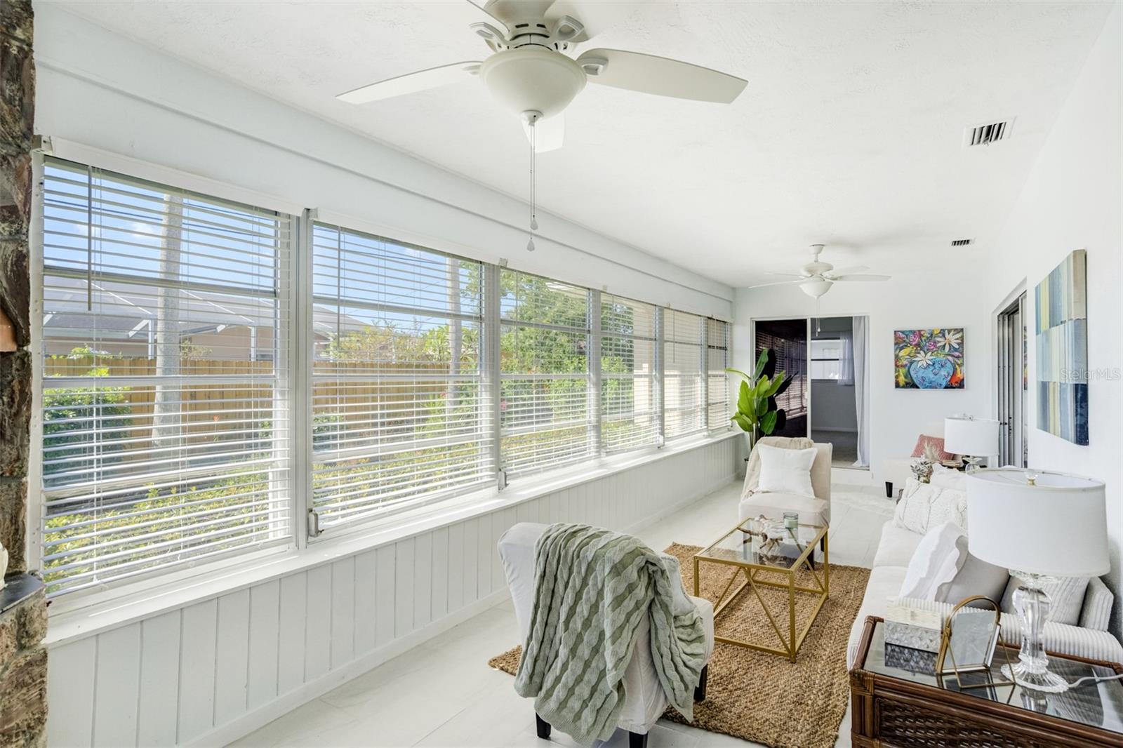 WOODLAND HILLS - Residential