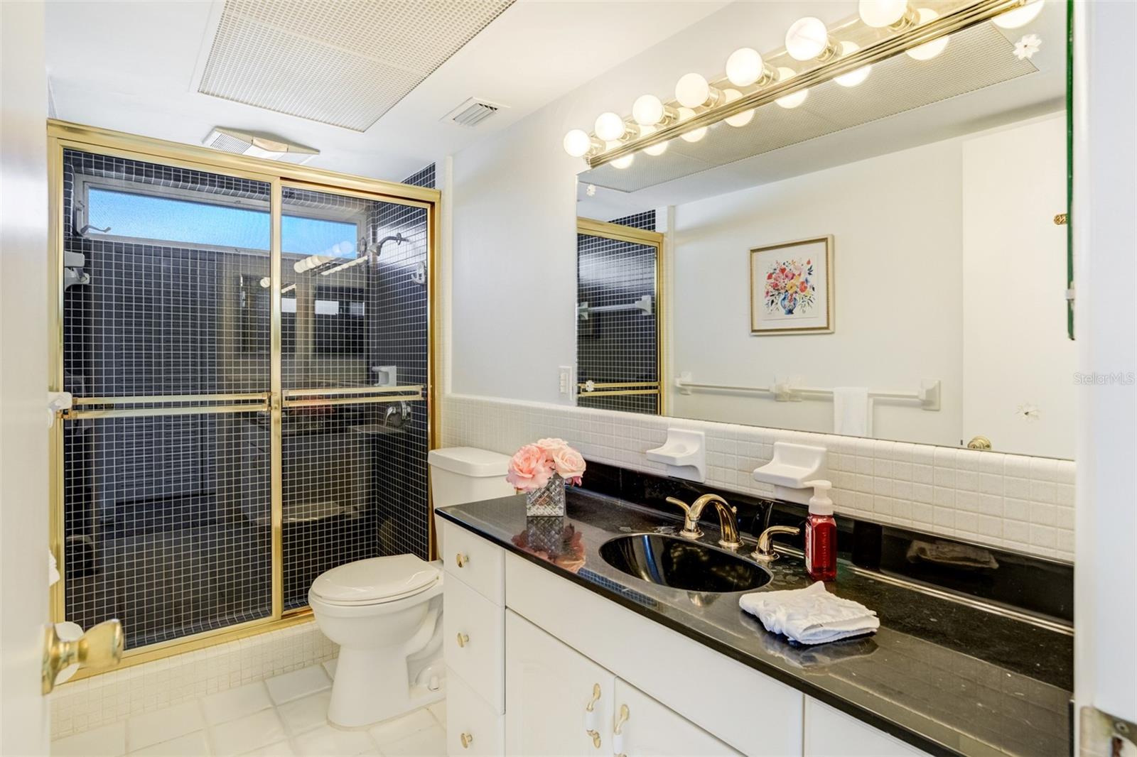 WOODLAND HILLS - Residential