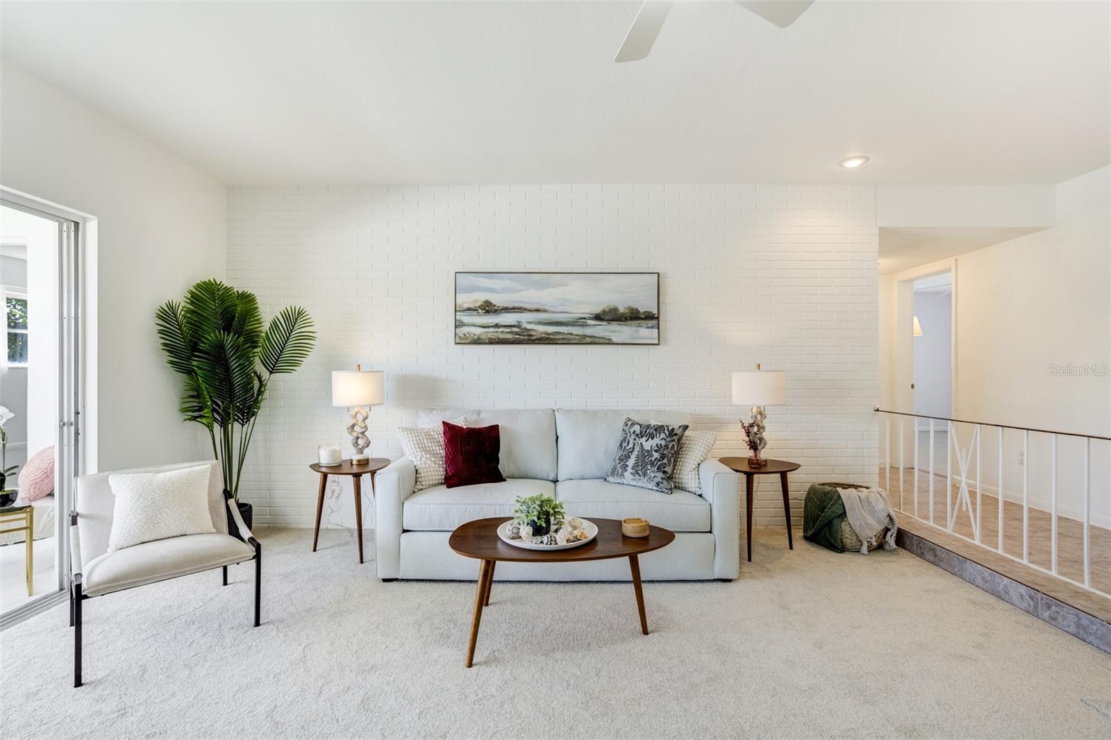 WOODLAND HILLS - Residential