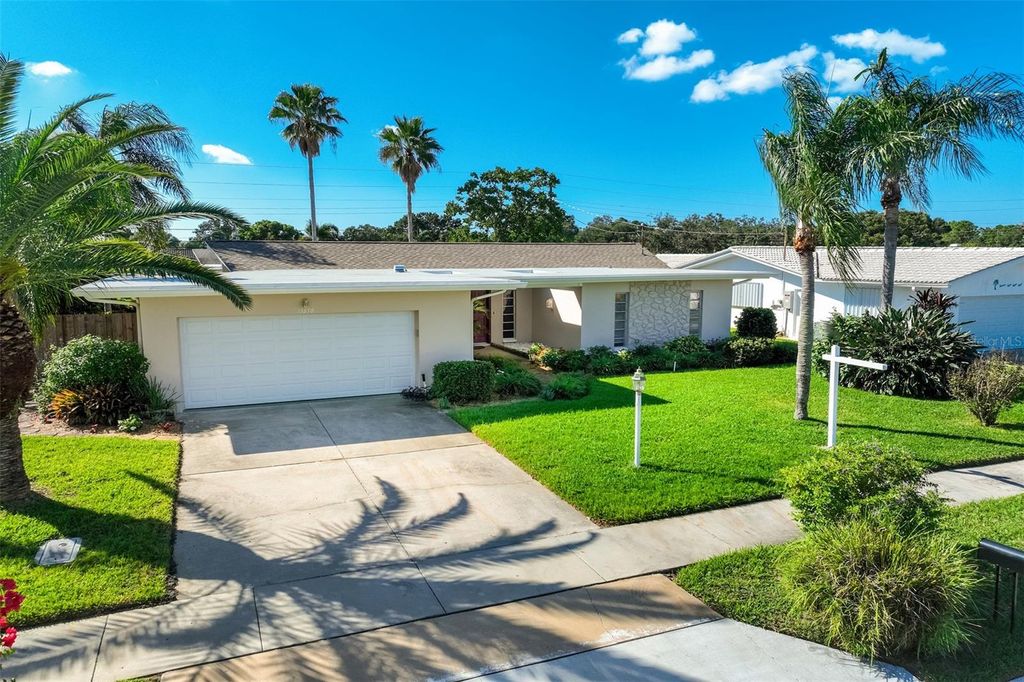 Photo of 13850 Sunset Drive, Largo, FL 33774 (MLS # TB8440225)