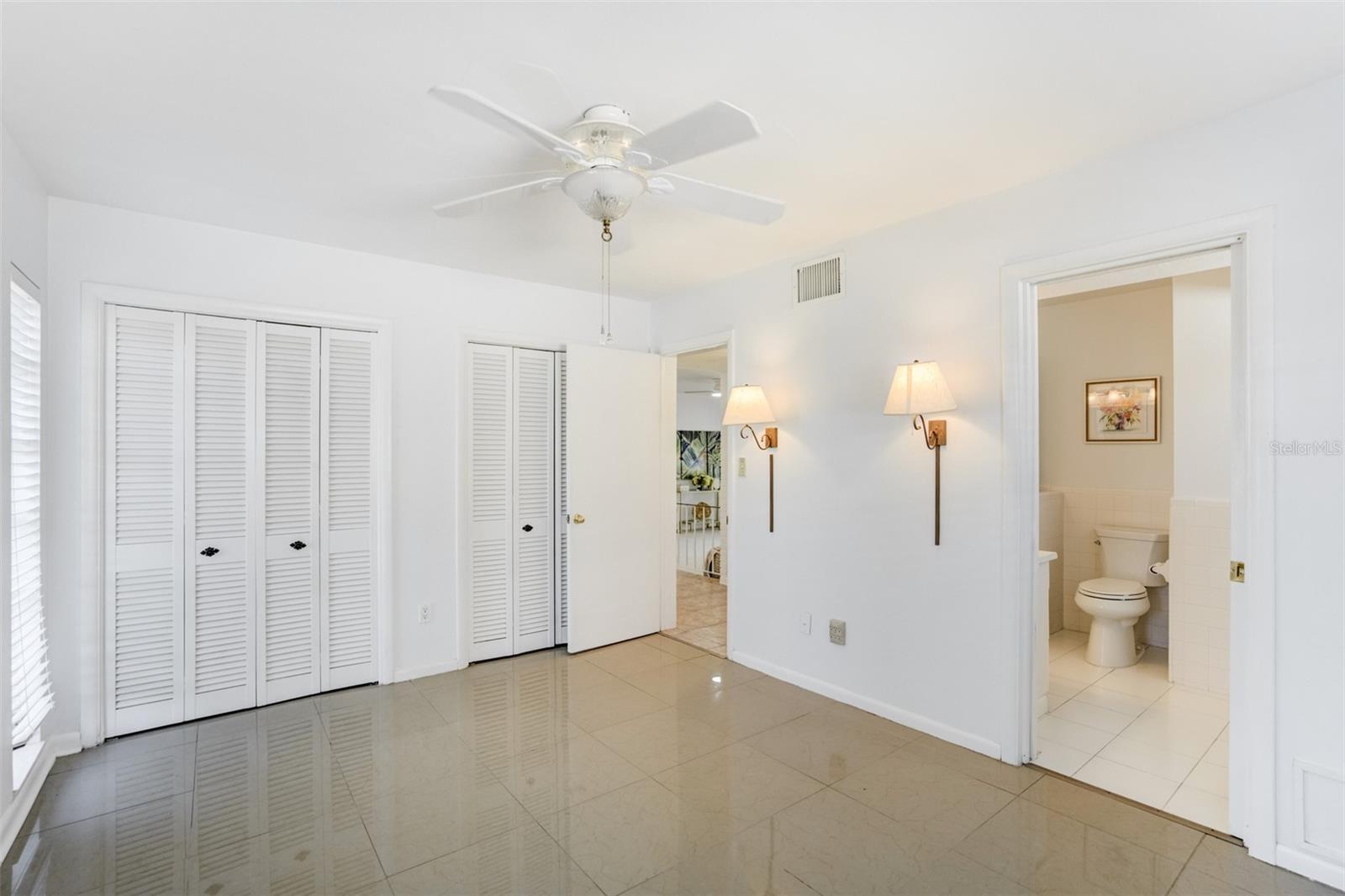 WOODLAND HILLS - Residential