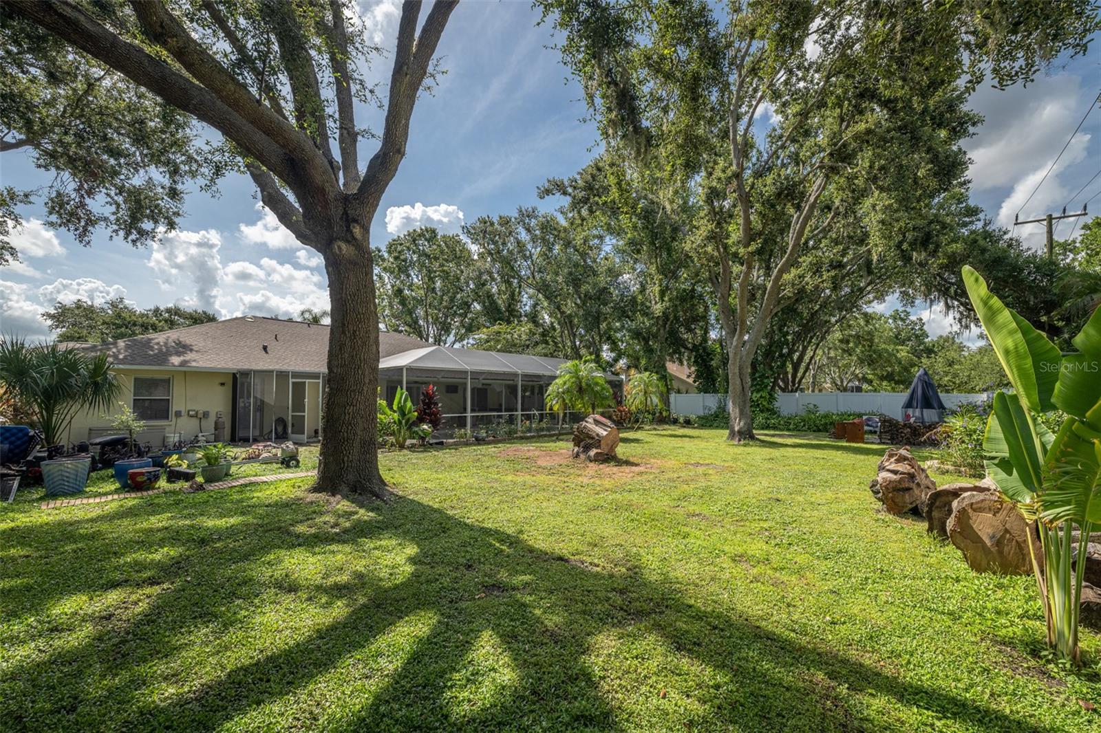 HIDDEN OAKS - Residential