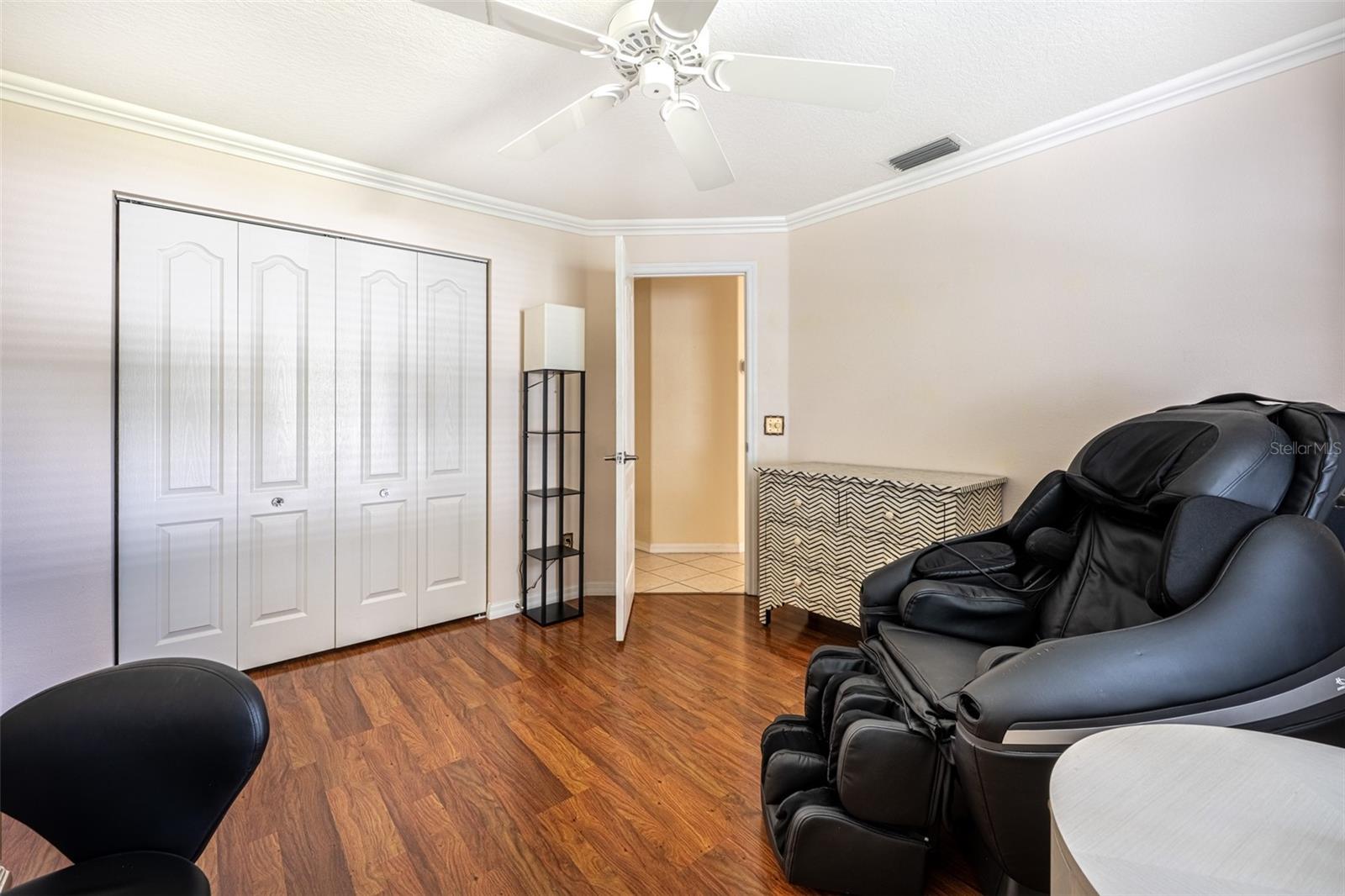 HIDDEN OAKS - Residential