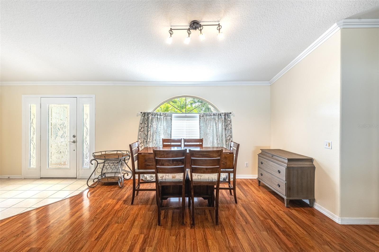 HIDDEN OAKS - Residential