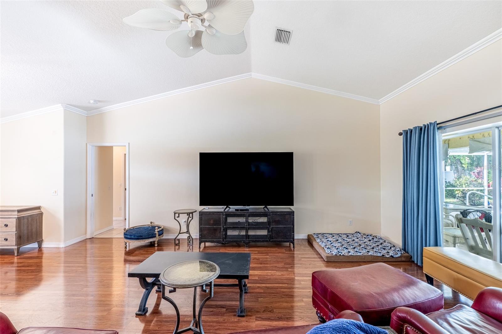 HIDDEN OAKS - Residential