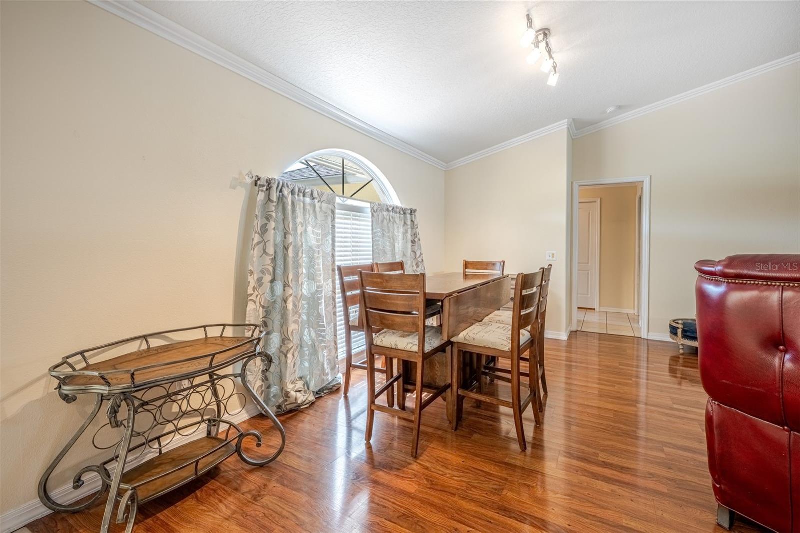 HIDDEN OAKS - Residential