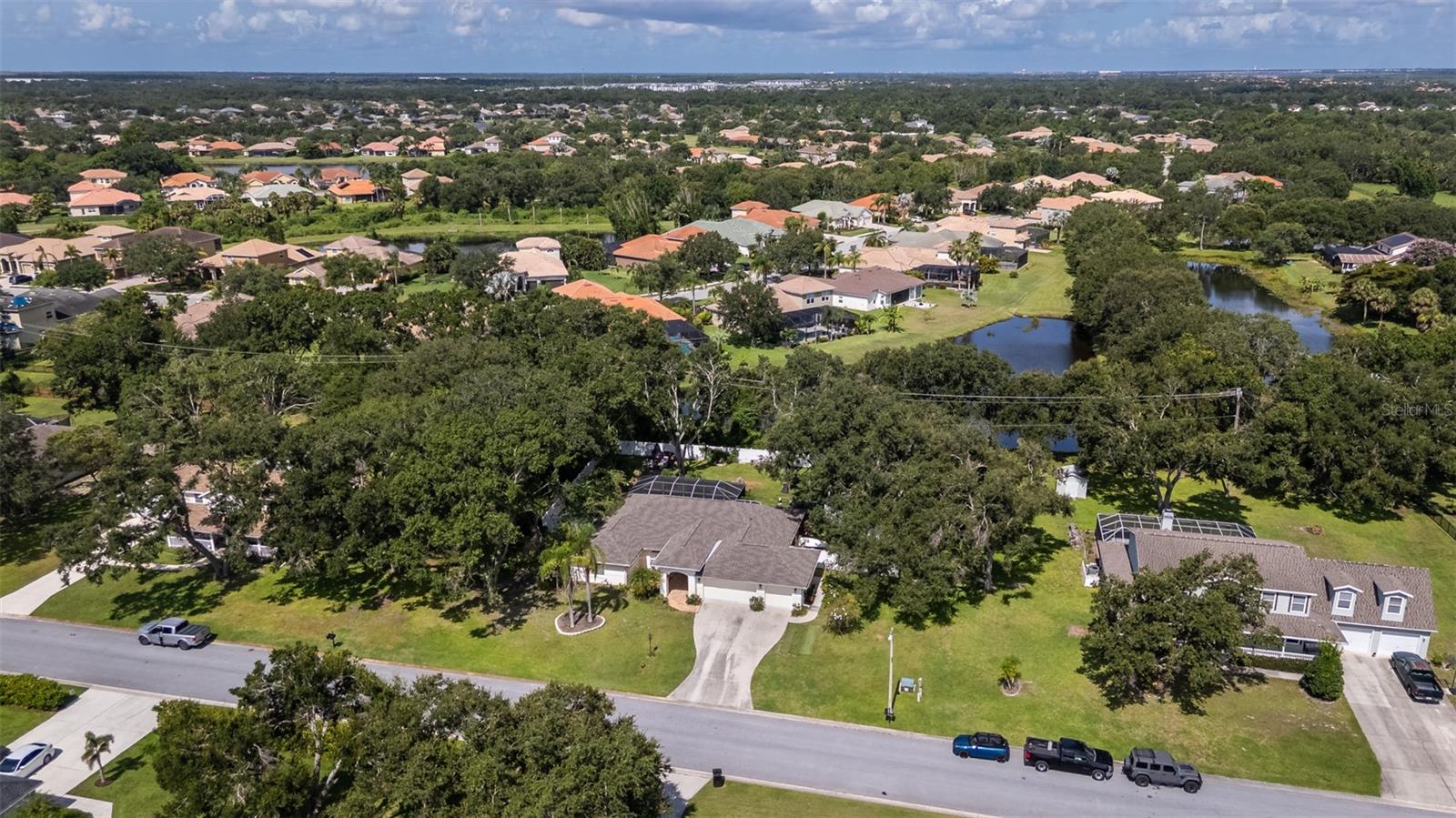 HIDDEN OAKS - Residential