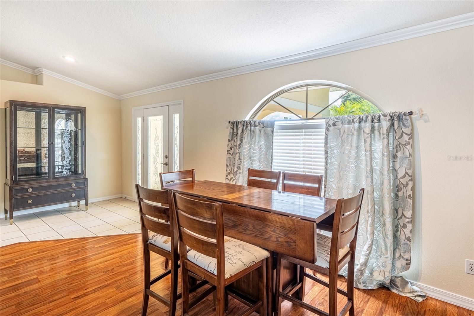 HIDDEN OAKS - Residential