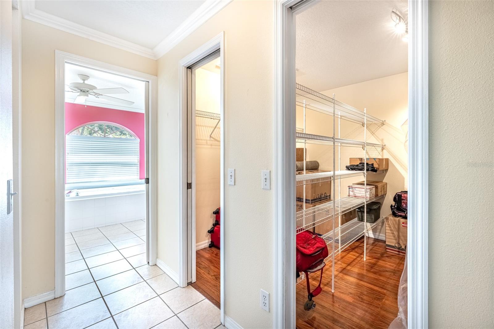 HIDDEN OAKS - Residential