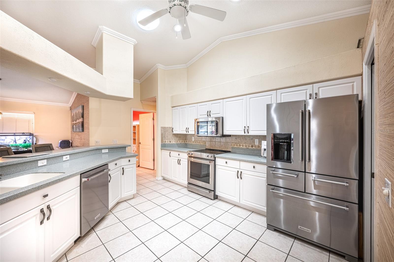 HIDDEN OAKS - Residential