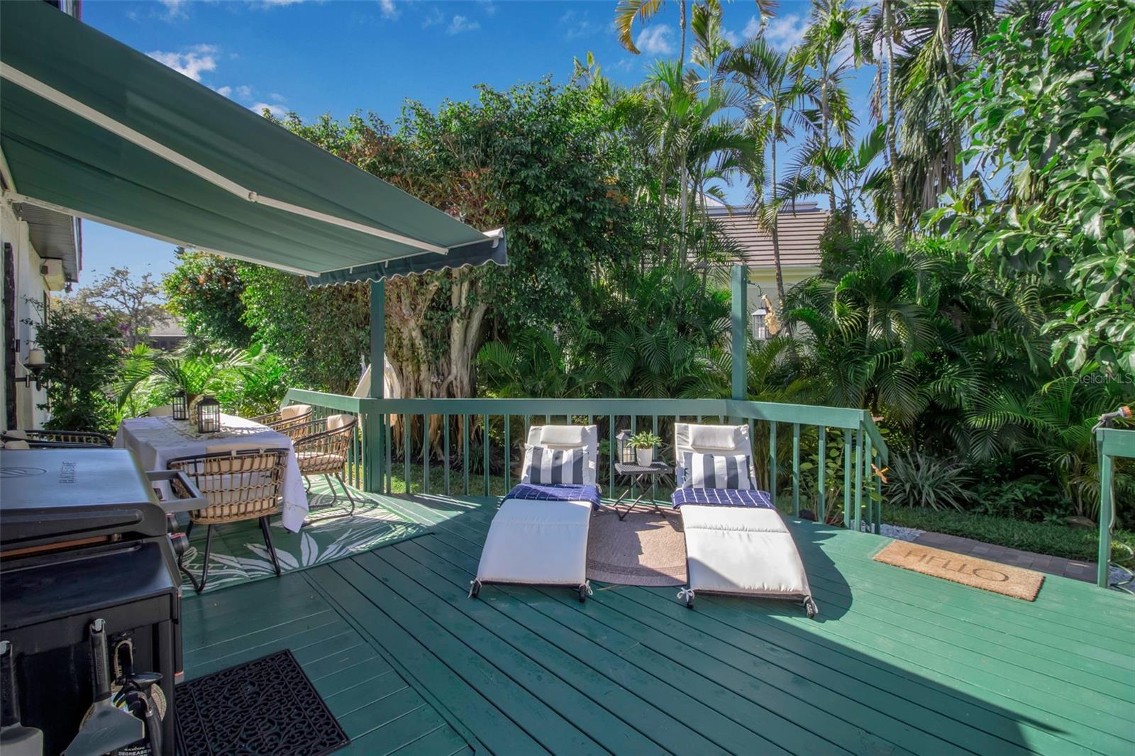 BISHOPS COURT AT OAKS PRESERVE - Residential