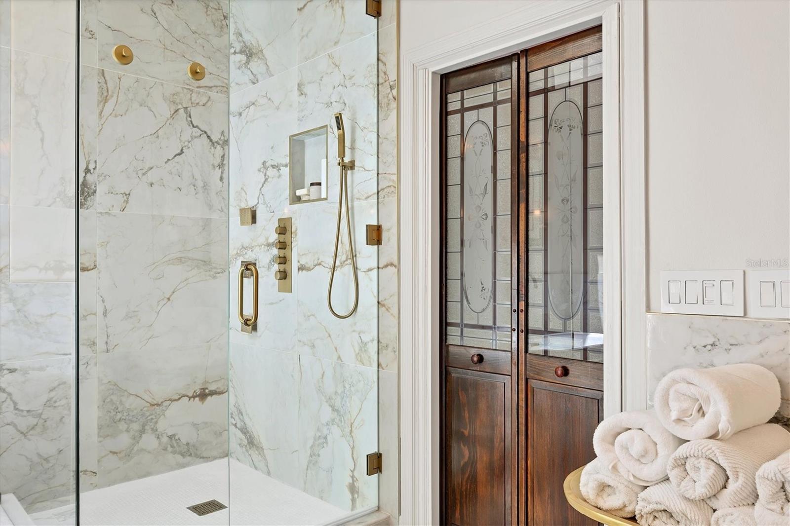 BISHOPS COURT AT OAKS PRESERVE - Residential