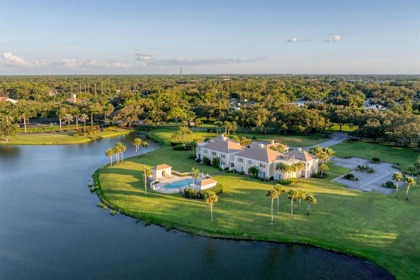BISHOPS COURT AT OAKS PRESERVE - Residential