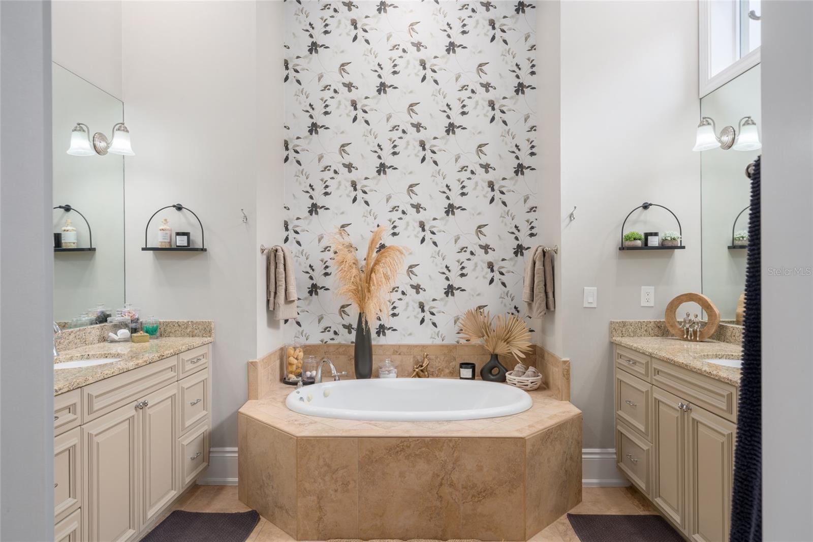 RLR GOLDEN OCALA - Residential