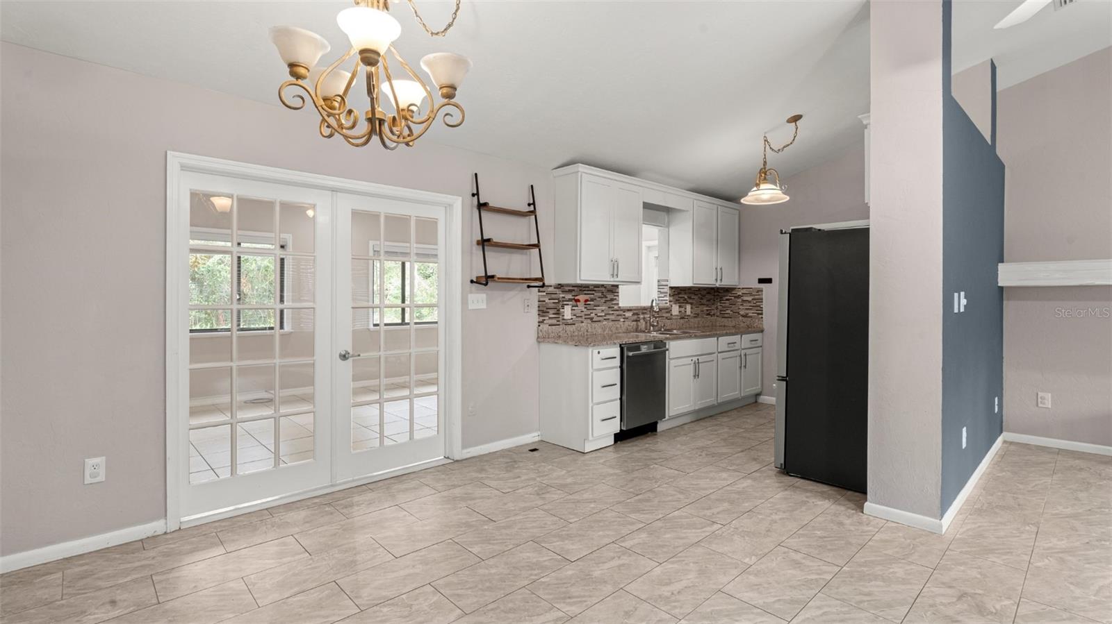 WESTCHESTER MANOR - Residential