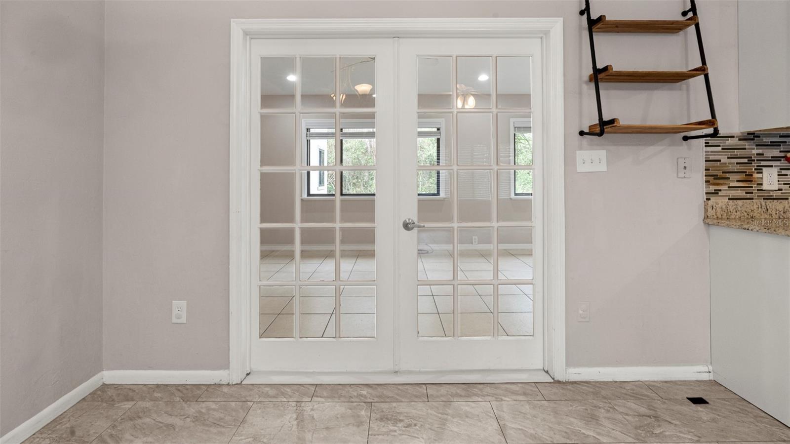 WESTCHESTER MANOR - Residential