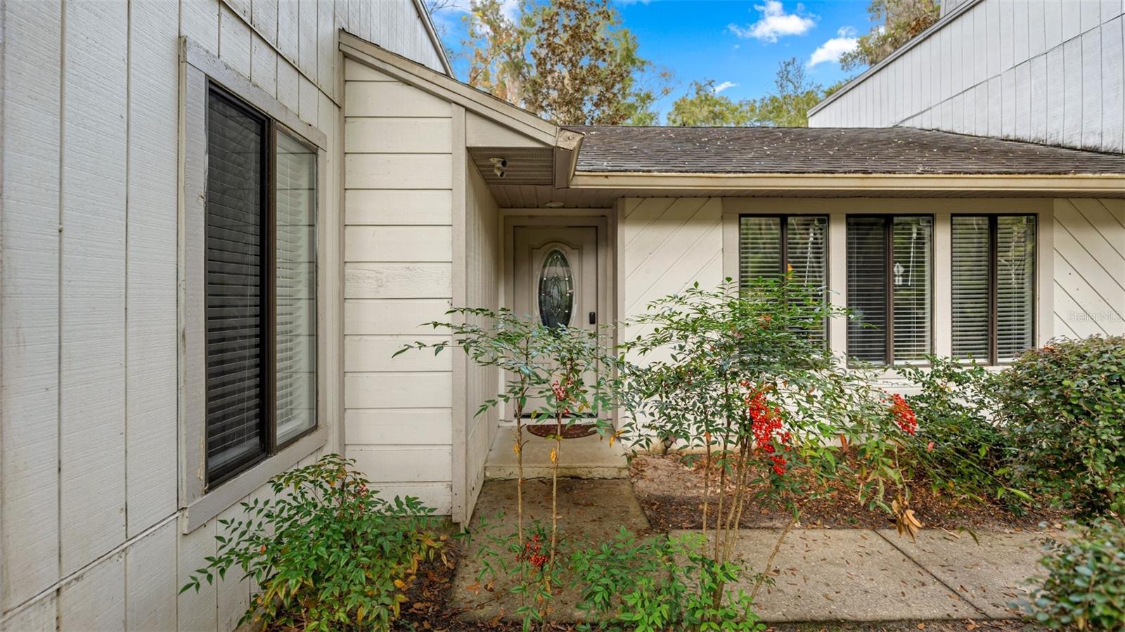 WESTCHESTER MANOR - Residential