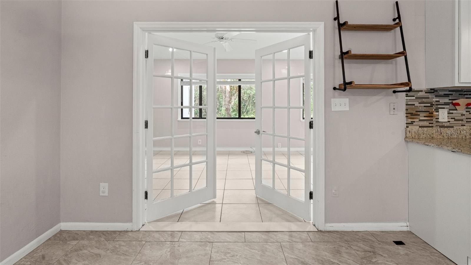 WESTCHESTER MANOR - Residential