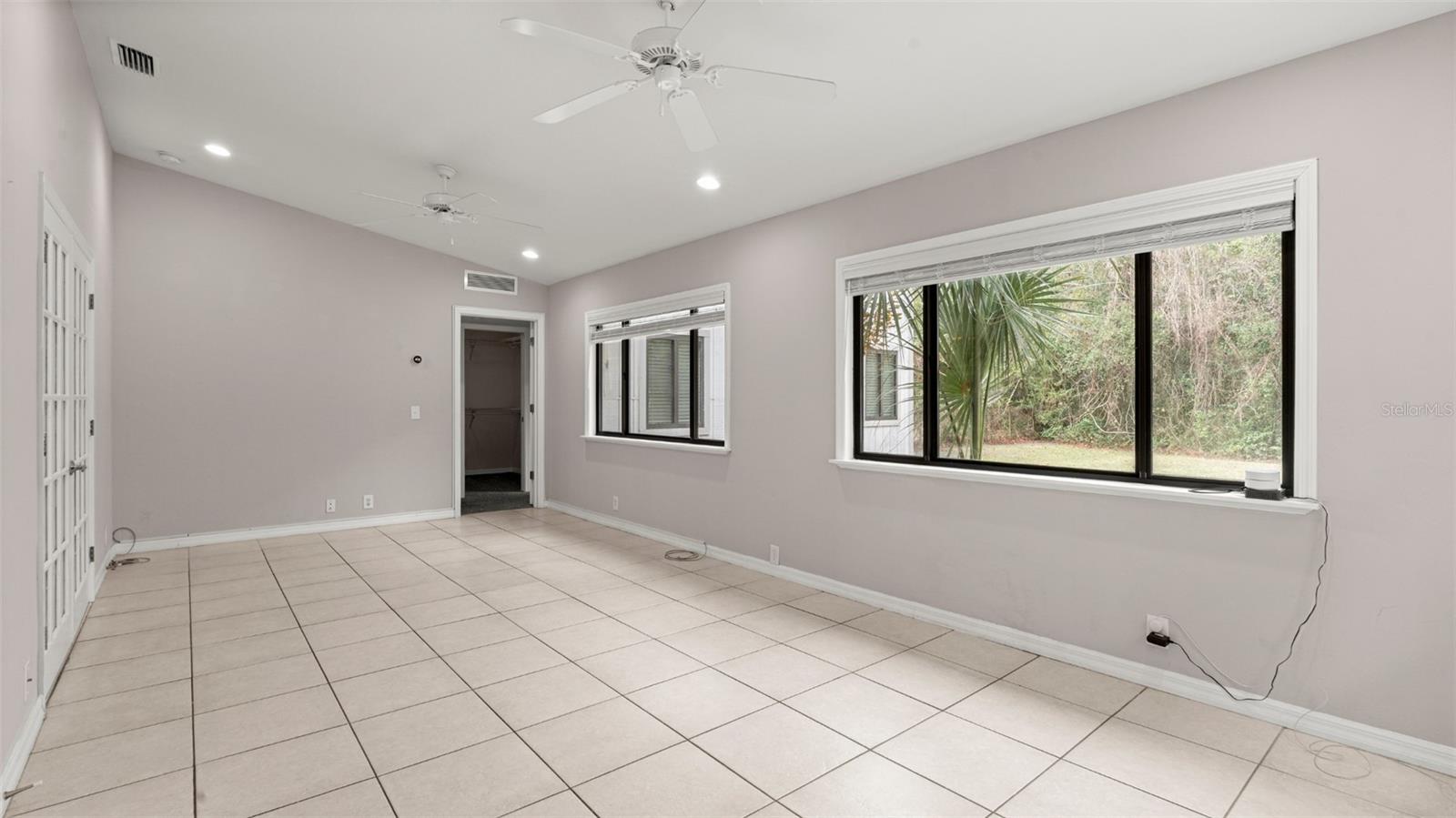 WESTCHESTER MANOR - Residential