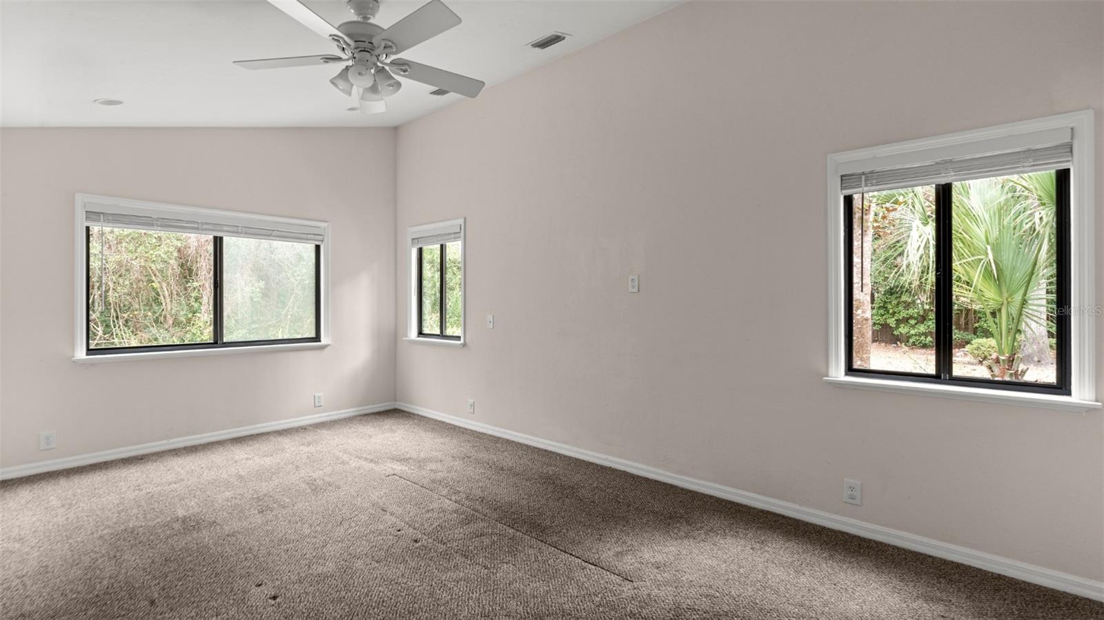 WESTCHESTER MANOR - Residential