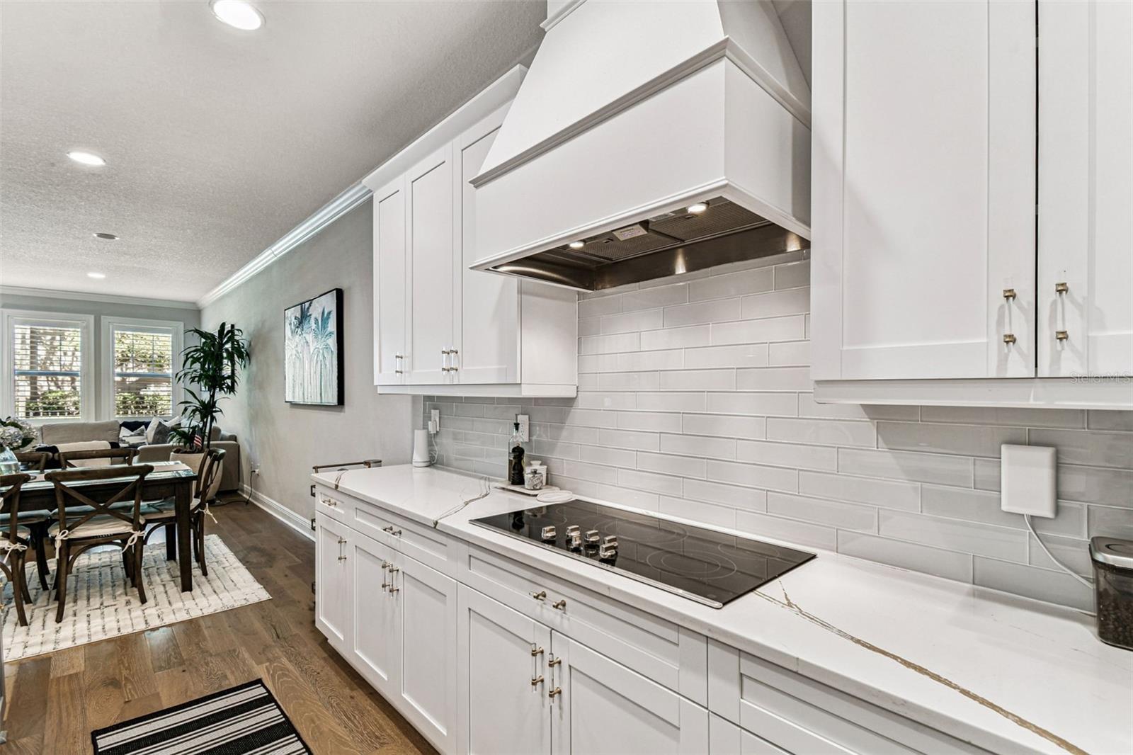 BELLAVILLA LUXURY TOWNHOMES - Residential