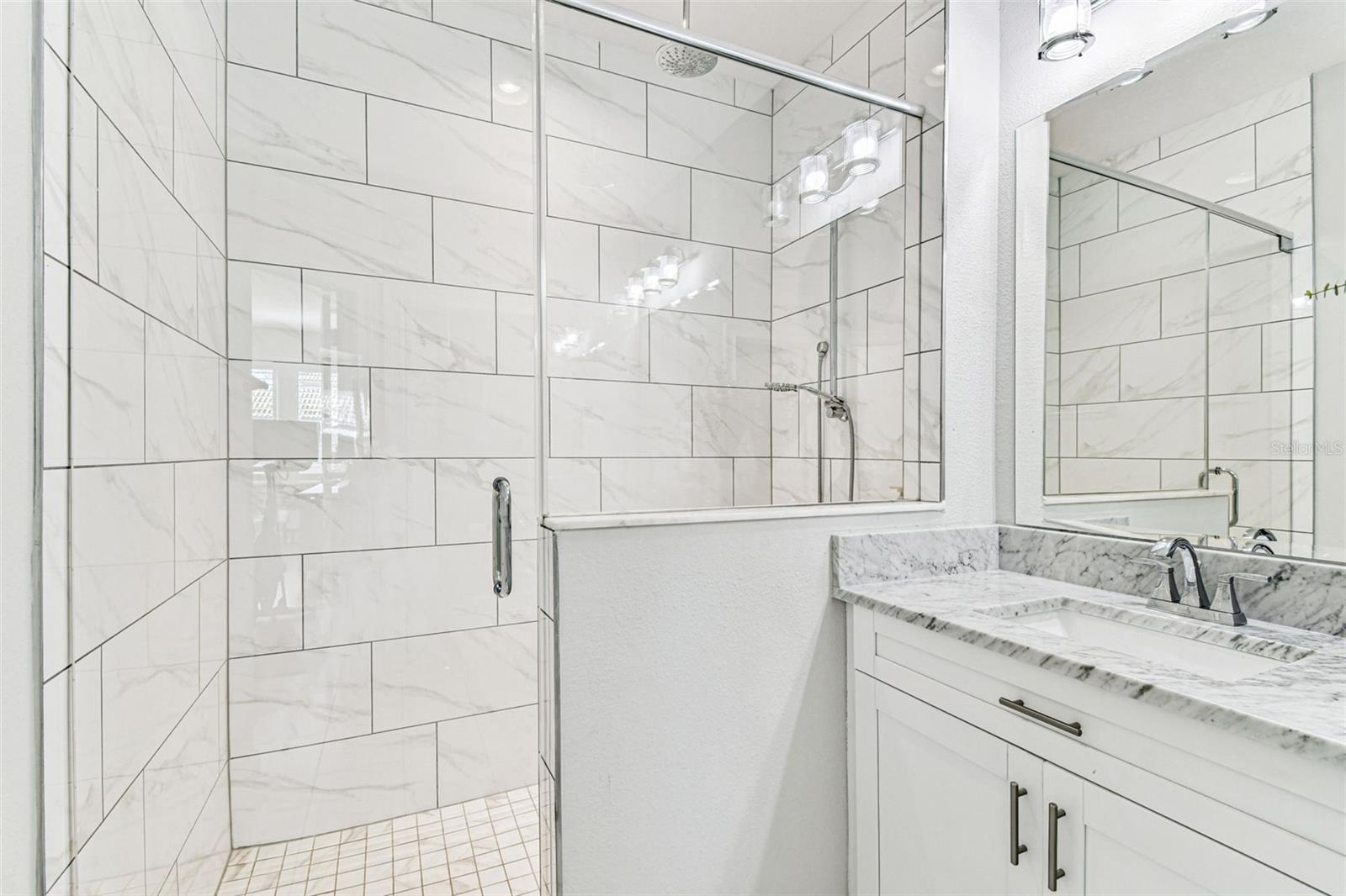 BELLAVILLA LUXURY TOWNHOMES - Residential